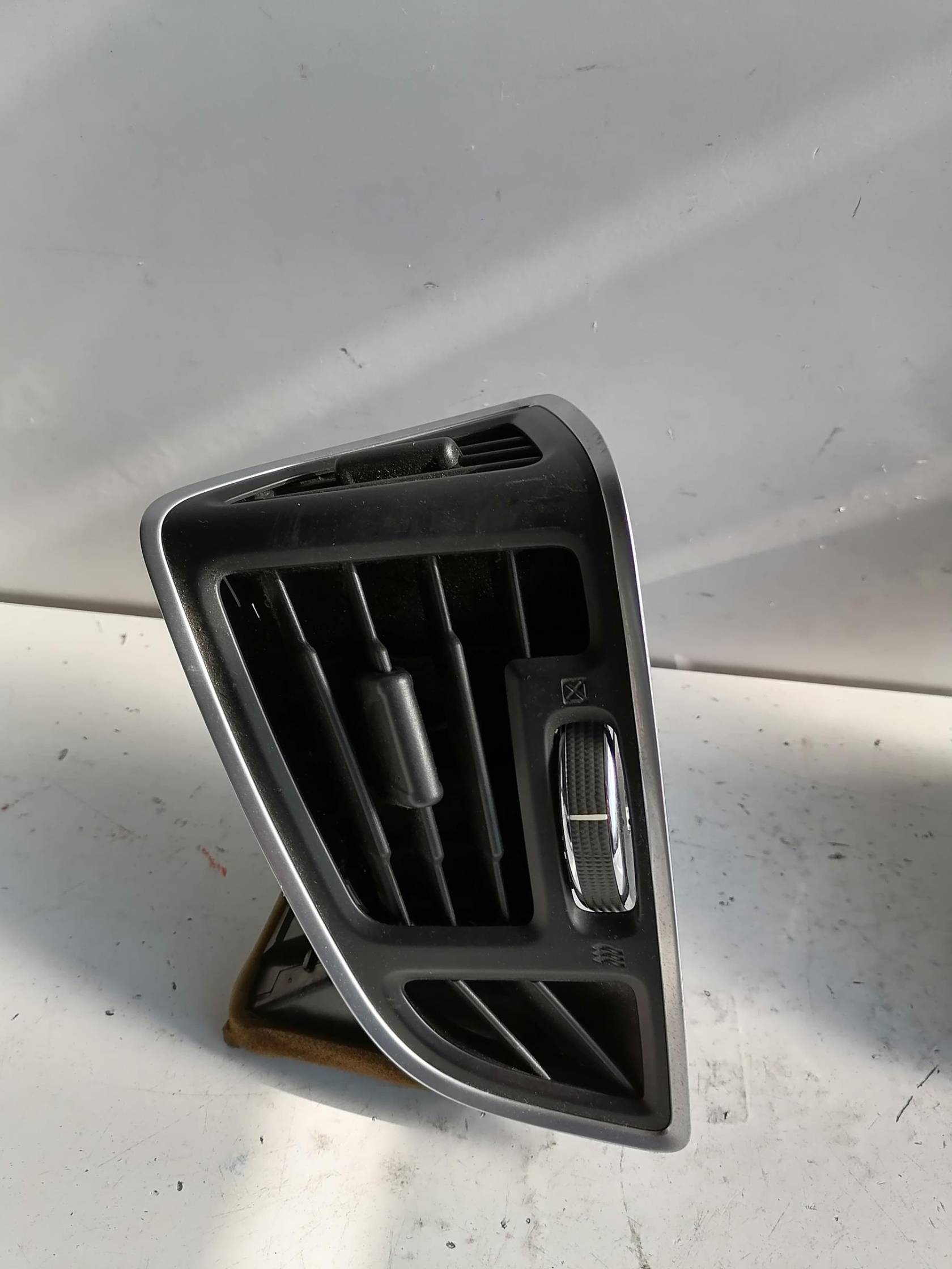 Bocchetta aria ant. console centr.